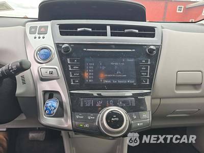 2016 Toyota Prius v Two - zdjęcie 7 z 25 - miniatura