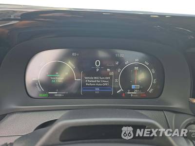 2025 Toyota Crown Signia Limited - zdjęcie 6 z 18 - miniatura