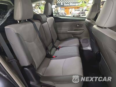 2015 Toyota Prius v Four - zdjęcie 16 z 25 - miniatura