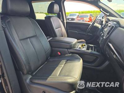 2019 Nissan TITAN SL Crew Cab Short Bed - zdjęcie 15 z 26 - miniatura