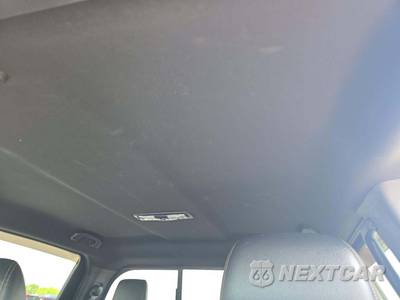 2019 Nissan TITAN SL Crew Cab Short Bed - zdjęcie 8 z 26 - miniatura