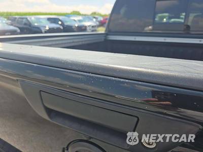 2019 Nissan TITAN SL Crew Cab Short Bed - zdjęcie 23 z 26 - miniatura