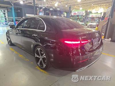2022 Mercedes-Benz C 300 4MATIC Sedan - zdjęcie 2 z 23 - miniatura