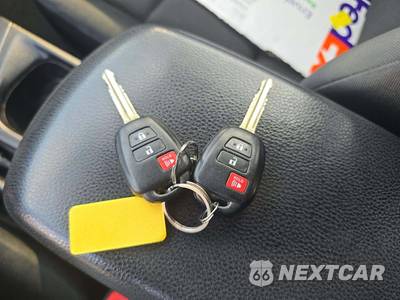 2016 Toyota RAV4 LE - zdjęcie 8 z 26 - miniatura