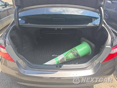 2017 Toyota Camry XSE - zdjęcie 14 z 23 - miniatura