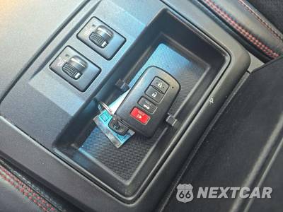 2017 Toyota Camry XSE - zdjęcie 8 z 23 - miniatura