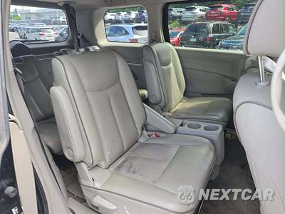 2015 Nissan Quest SL 118.1" WB - zdjęcie 14 z 36 - miniatura