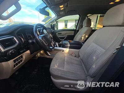 2016 Nissan TITAN XD SV Crew Cab Medium Bed - zdjęcie 6 z 25 - miniatura