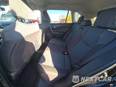 2025 Toyota RAV4 XLE - zdjęcie 13 z 21 - miniatura