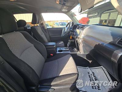 2021 Toyota 4Runner SR5 - zdjęcie 19 z 23 - miniatura