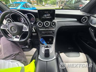 2019 Mercedes-Benz AMG GLC 63 4MATIC - zdjęcie 10 z 23 - miniatura