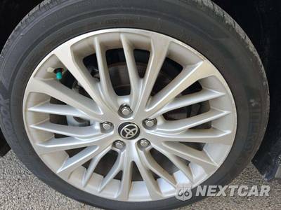 2020 Toyota Camry XLE - zdjęcie 18 z 21 - miniatura