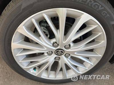 2020 Toyota Camry XLE - zdjęcie 19 z 21 - miniatura