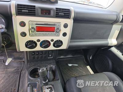 2012 Toyota FJ Cruiser w/Rear Doors - zdjęcie 10 z 23 - miniatura