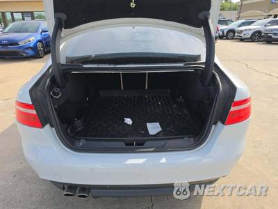 2017 Jaguar XE Premium - zdjęcie 11 z 19 - miniatura