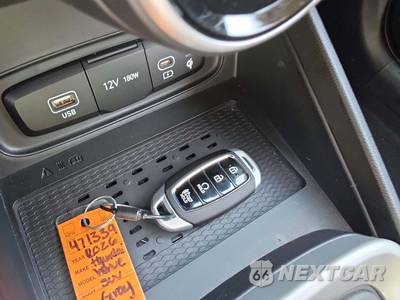 2026 Hyundai Venue SEL - zdjęcie 5 z 18 - miniatura