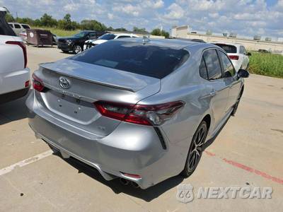 2022 Toyota Camry SE - zdjęcie 3 z 30 - miniatura