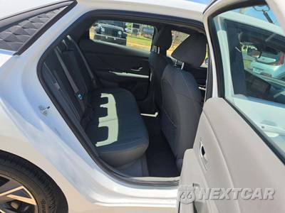 2024 Hyundai Elantra SEL - zdjęcie 13 z 21 - miniatura