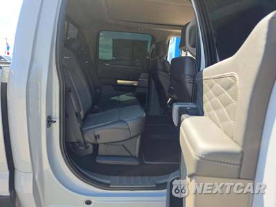 2026 Ford Super Duty F-450 Platinum Crew Cab Long Bed DRW - zdjęcie 13 z 18 - miniatura