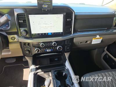 2026 Ford Super Duty F-450 Platinum Crew Cab Long Bed DRW - zdjęcie 7 z 18 - miniatura