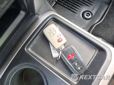 2022 Toyota 4Runner SR5 Premium - zdjęcie 5 z 22 - miniatura