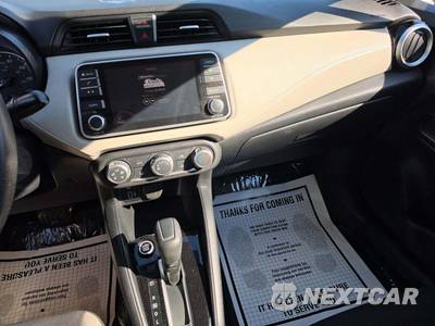 2022 Nissan Versa SV - zdjęcie 7 z 18 - miniatura