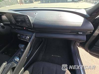 2025 Hyundai Elantra SEL Sport - zdjęcie 19 z 27 - miniatura