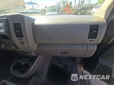 2016 Nissan NV3500 HD Passenger SV 146.1" WB - zdjęcie 18 z 27 - miniatura