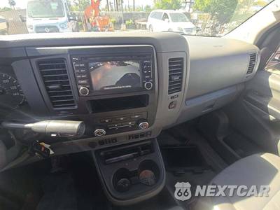 2016 Nissan NV3500 HD Passenger SV 146.1" WB - zdjęcie 10 z 27 - miniatura