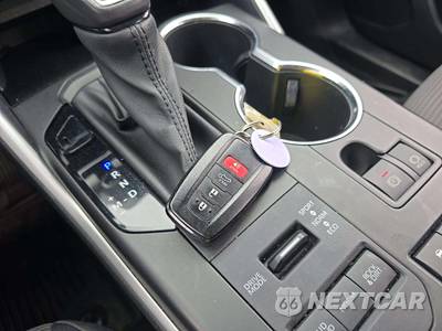 2021 Toyota Highlander LE - zdjęcie 8 z 26 - miniatura