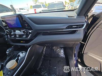 2025 Toyota Highlander XSE - zdjęcie 20 z 27 - miniatura