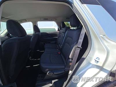 2025 Nissan Pathfinder SV - zdjęcie 13 z 24 - miniatura