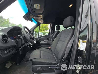 2019 Mercedes-Benz Sprinter 2500 Passenger Van High Roof 144.0" WB - zdjęcie 6 z 25 - miniatura