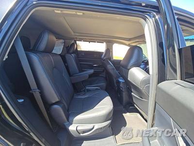 2025 Toyota Grand Highlander Platinum - zdjęcie 17 z 27 - miniatura