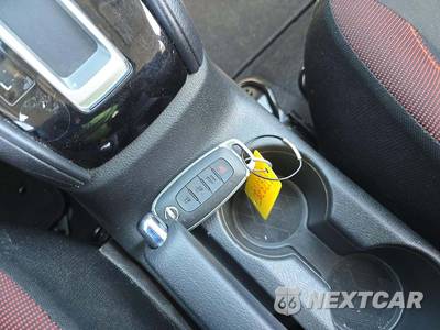 2025 Nissan Versa SR - zdjęcie 8 z 24 - miniatura