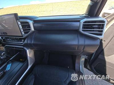 2025 Toyota Sequoia Platinum - zdjęcie 20 z 29 - miniatura