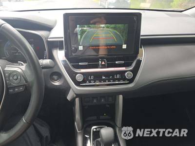 2025 Toyota Corolla Cross Hybrid XSE - zdjęcie 7 z 17 - miniatura