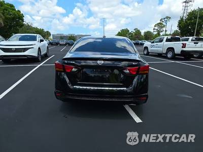 2021 Nissan Altima SV - zdjęcie 4 z 32 - miniatura