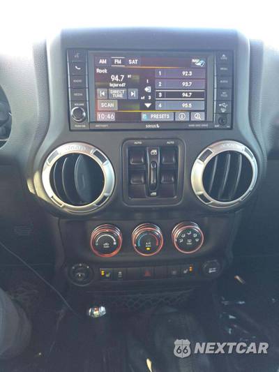 2016 Jeep Wrangler Unlimited Sahara - zdjęcie 7 z 22 - miniatura