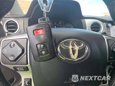 2020 Toyota Tundra Platinum Crew Cab Short Bed - zdjęcie 8 z 25 - miniatura