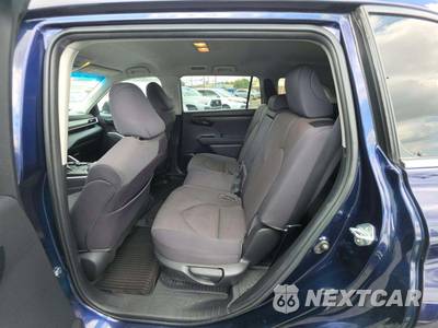 2022 Toyota Highlander Hybrid LE - zdjęcie 10 z 21 - miniatura
