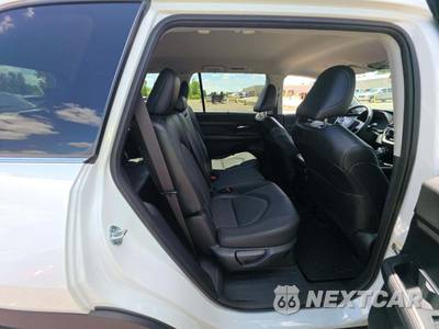 2024 Toyota Grand Highlander XLE - zdjęcie 17 z 22 - miniatura