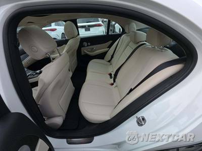 2019 Mercedes-Benz E 300 4MATIC Sedan - zdjęcie 10 z 19 - miniatura