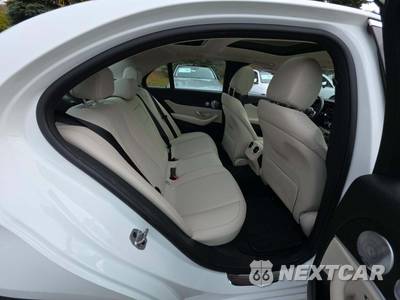 2019 Mercedes-Benz E 300 4MATIC Sedan - zdjęcie 13 z 19 - miniatura