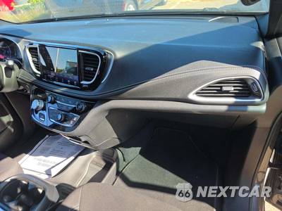 2022 Chrysler Pacifica Touring 121.6" WB - zdjęcie 17 z 21 - miniatura