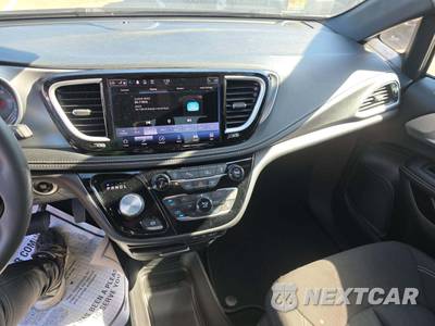 2022 Chrysler Pacifica Touring 121.6" WB - zdjęcie 7 z 21 - miniatura