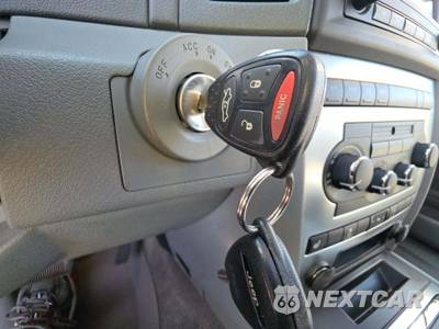 2006 Jeep Grand Cherokee SRT8 - zdjęcie 5 z 23 - miniatura