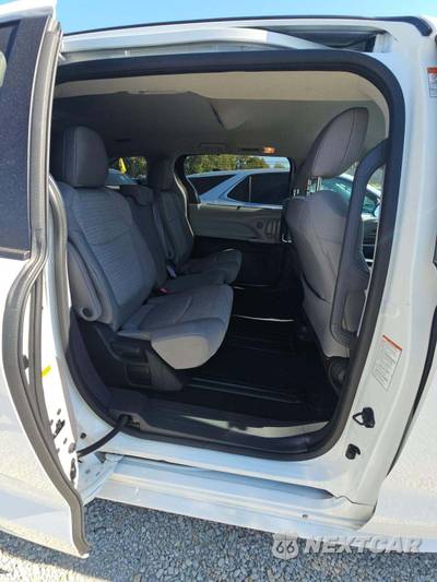 2024 Toyota Sienna LE 8-Passenger 120.5" WB - zdjęcie 17 z 24 - miniatura