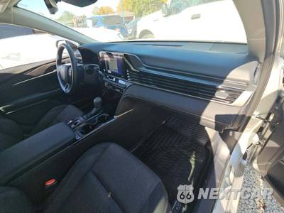 2025 Toyota Camry LE - zdjęcie 19 z 20 - miniatura