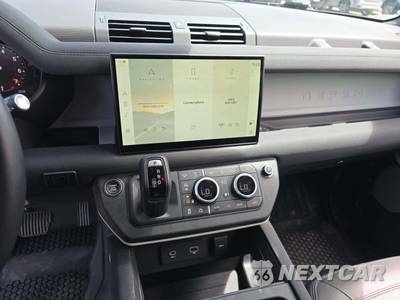 2023 Land Rover Defender 130 SE - zdjęcie 10 z 22 - miniatura